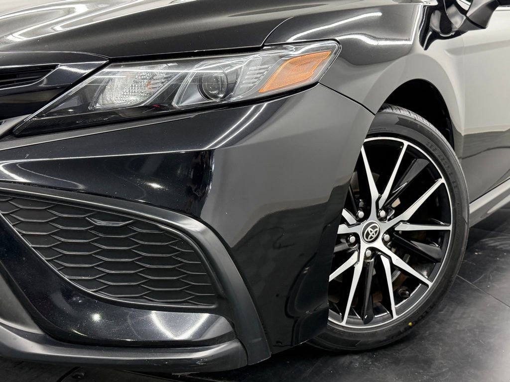 Certified 2022 Toyota Camry SE image 4