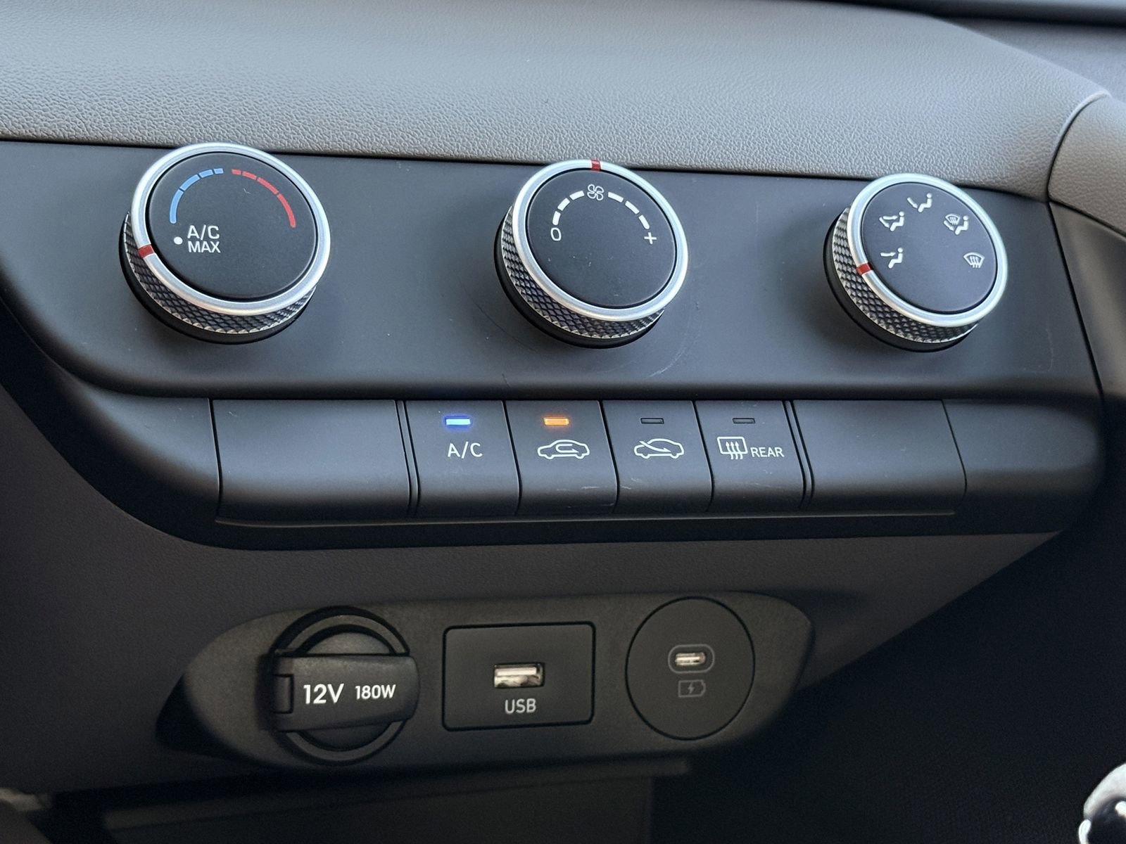 New 2026 Hyundai Elantra SE FWD image 24