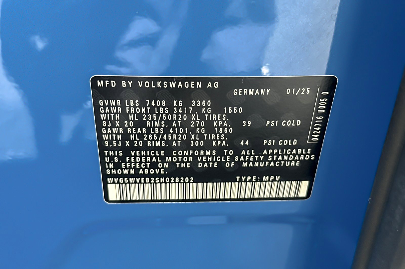 Used 2025 Volkswagen ID. Buzz 1st Edition RWD image 28
