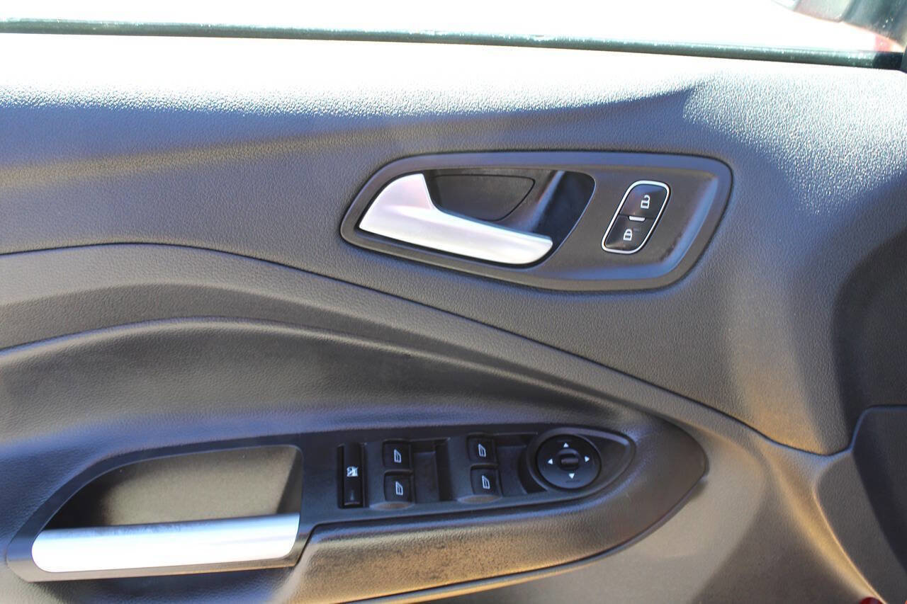 Used 2017 Ford Escape SE image 76