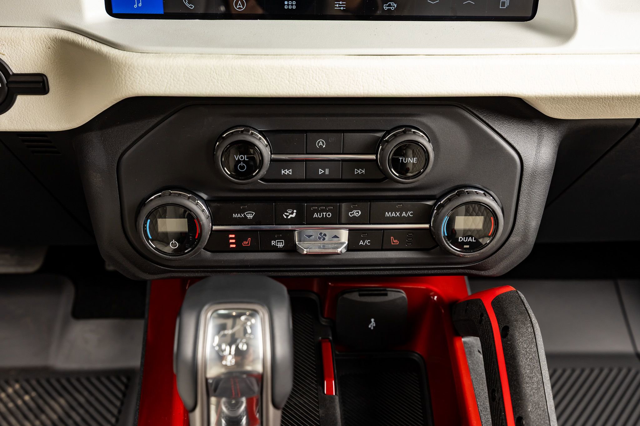 Used 2025 Ford Bronco Heritage Edition AWD/4WD image 26