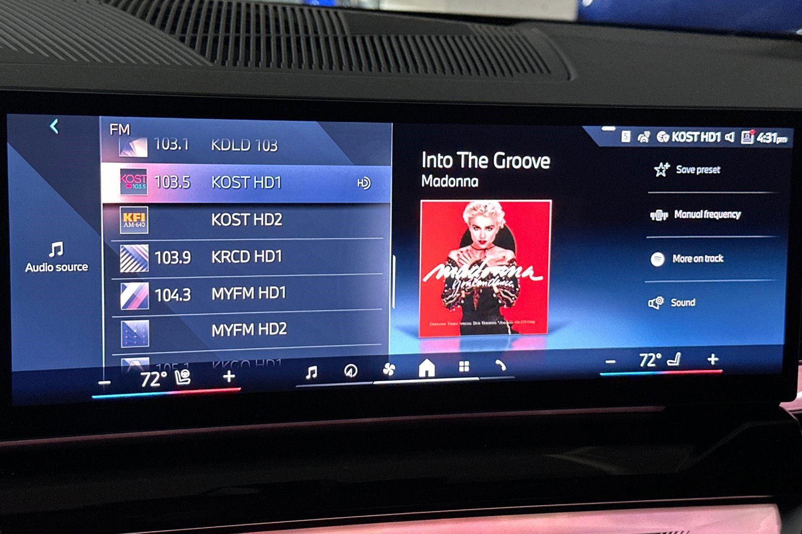 New 2026 BMW 550e xDrive w/ Premium Package image 22