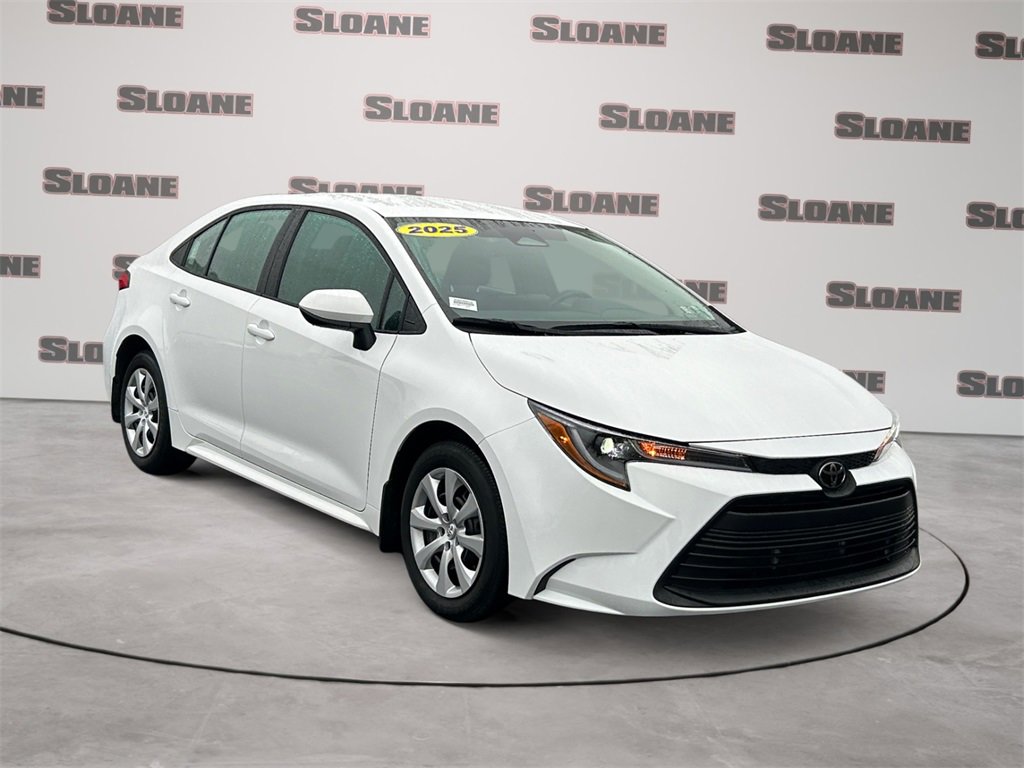 Used 2025 Toyota Corolla LE image 7