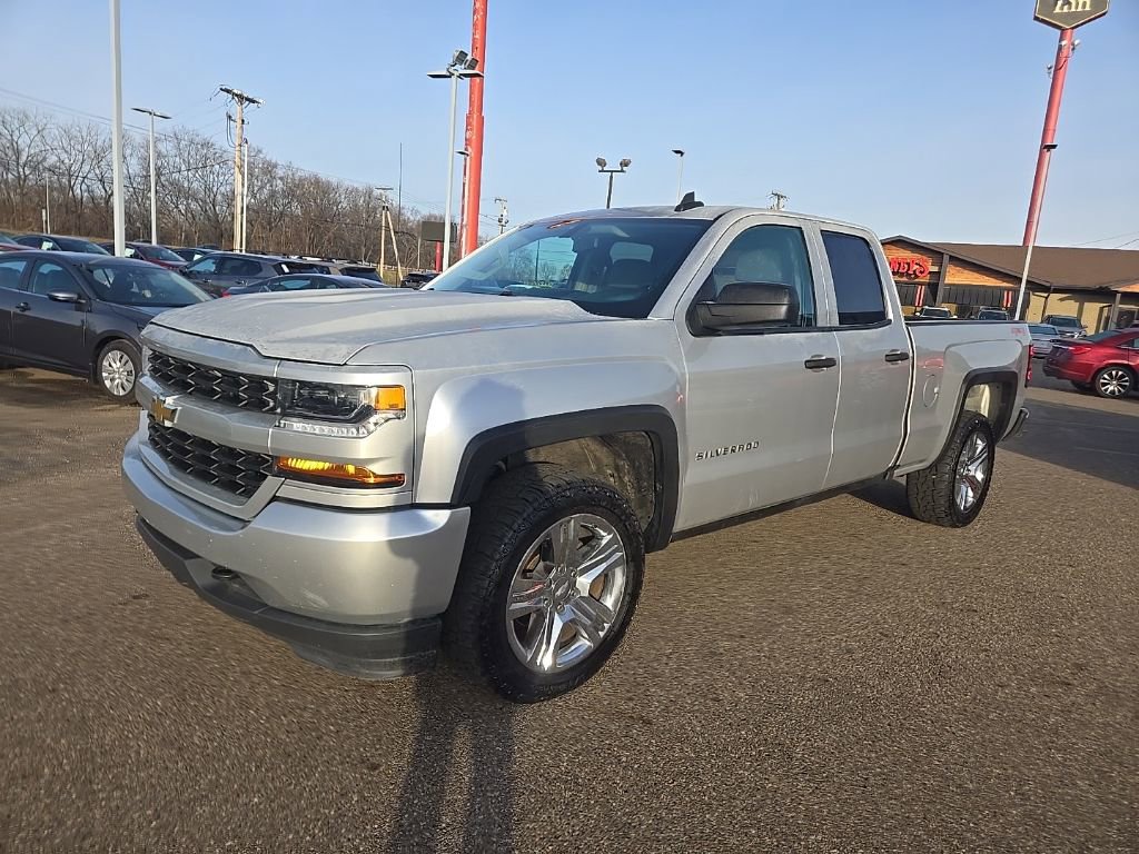 Used 2017 Chevrolet Silverado 1500 Custom w/ Custom Convenience Package image 3
