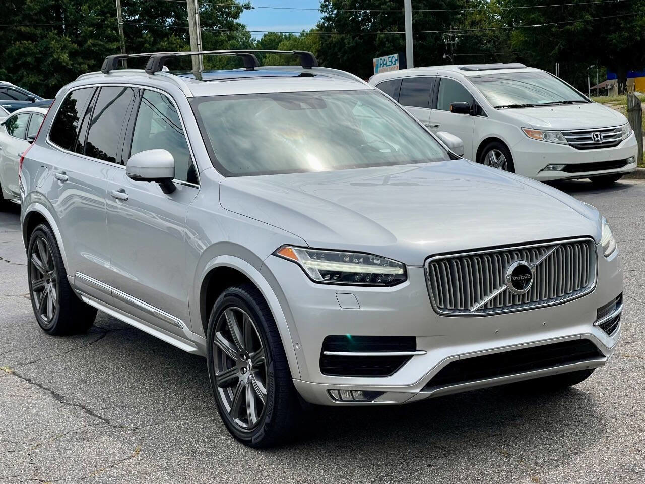 Used 2017 Volvo XC90 T6 Inscription w/ Vision Package image 2