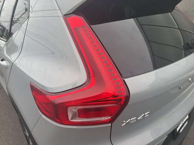 Certified 2025 Volvo XC40 B5 Plus image 10
