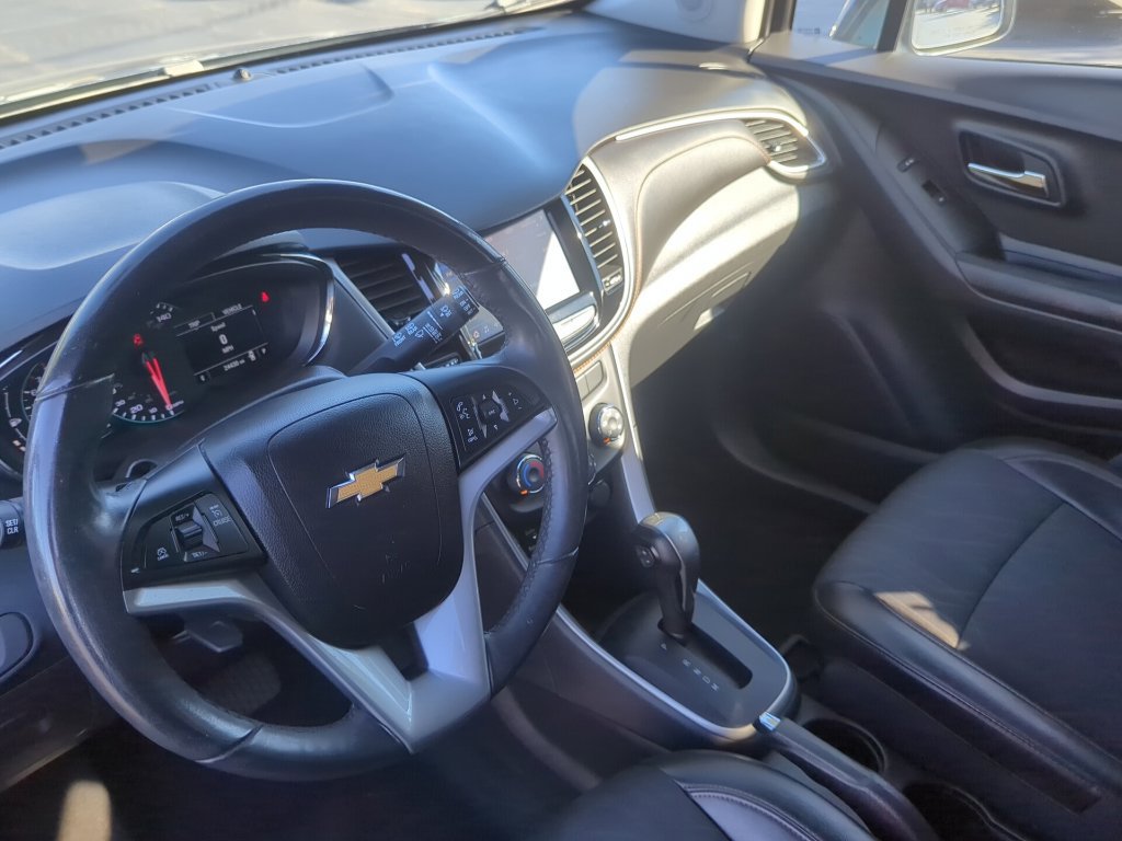 Used 2022 Chevrolet Trax LT w/ LT Convenience Package AWD/4WD image 20