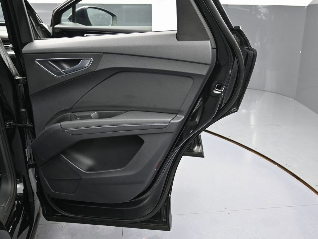 Used 2023 Audi Q4 e-tron Premium w/ Convenience Package image 37