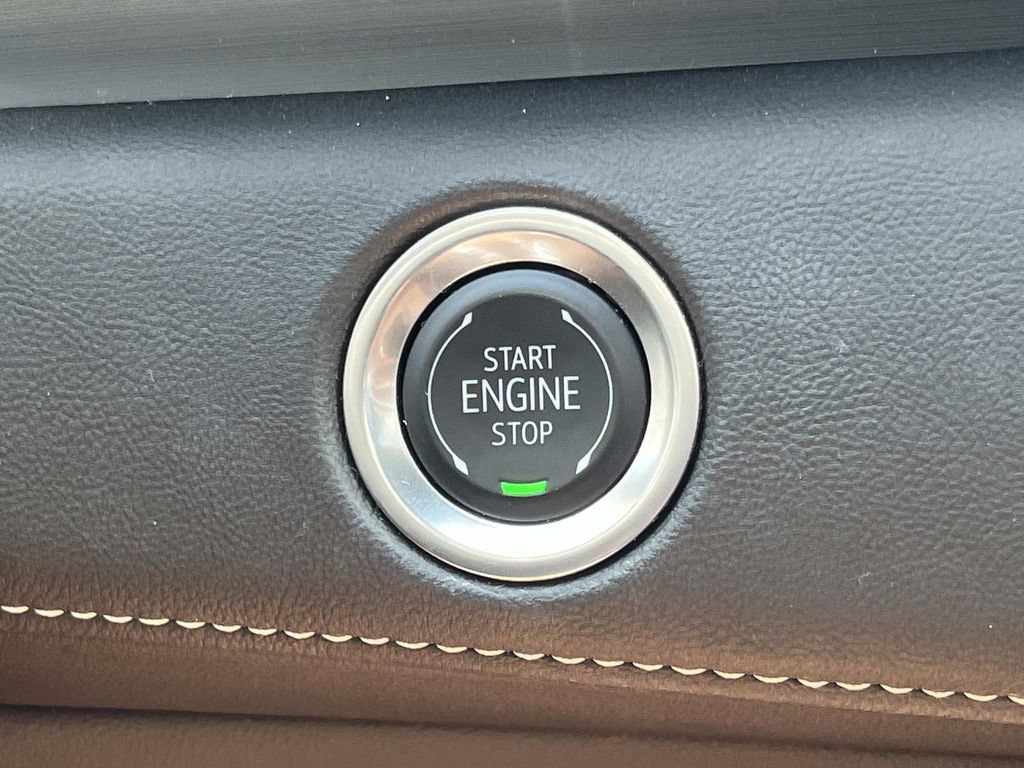 Certified 2024 Cadillac Escalade ESV Premium Luxury AWD/4WD image 43