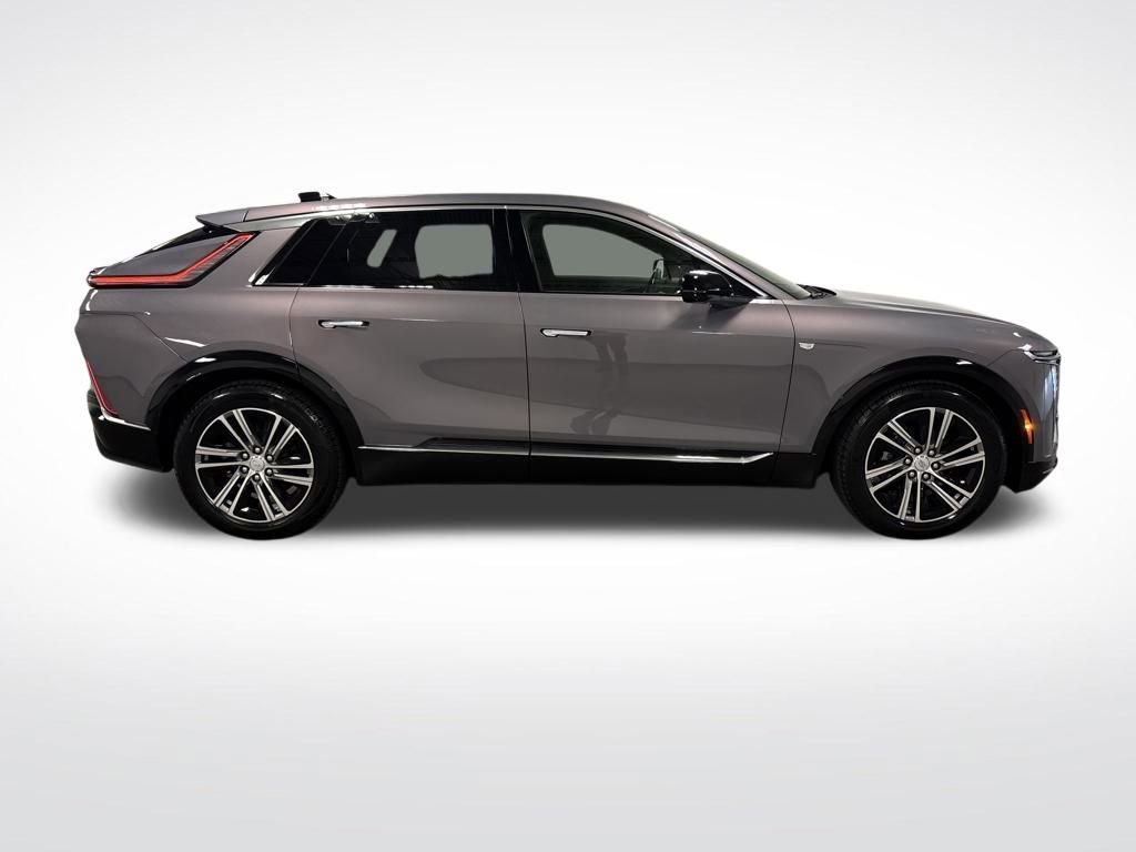 New 2026 Cadillac Lyriq Premium Luxury w/ LPO, Floor Liner Package image 19