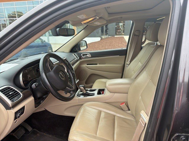 Used 2017 Jeep Grand Cherokee Limited w/ Trailer Tow Group IV image 11