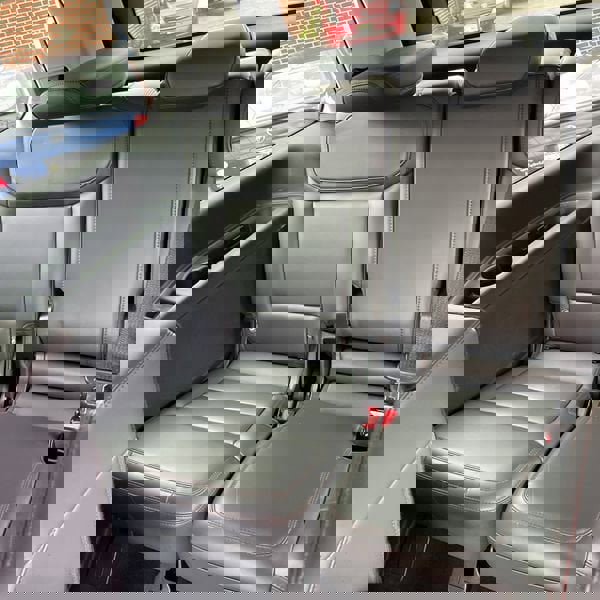 Used 2025 Ford Expedition Active AWD/4WD image 9