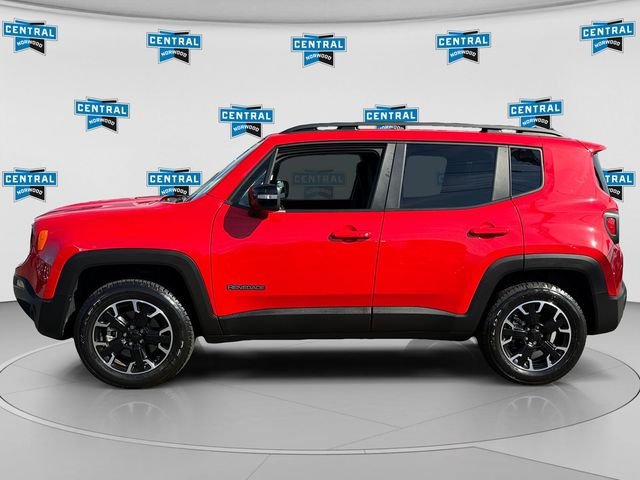Used 2023 Jeep Renegade Latitude AWD/4WD image 3