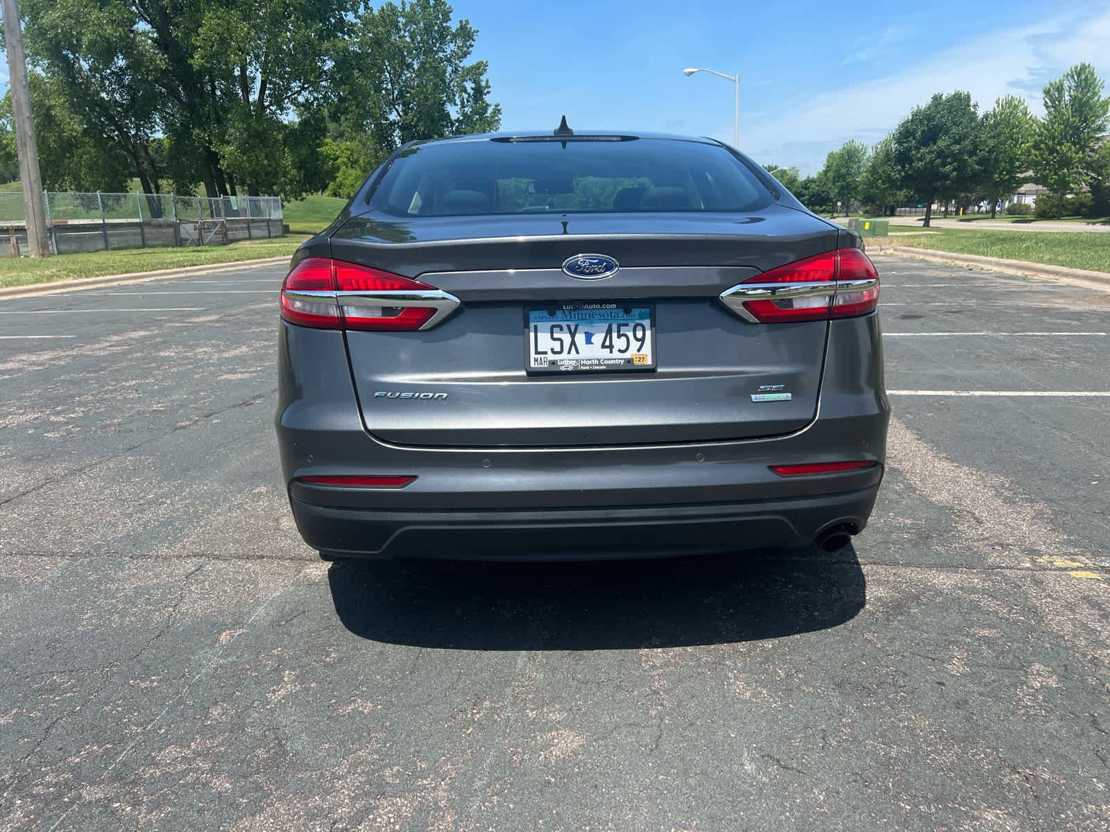 Used 2020 Ford Fusion SE FWD image 6