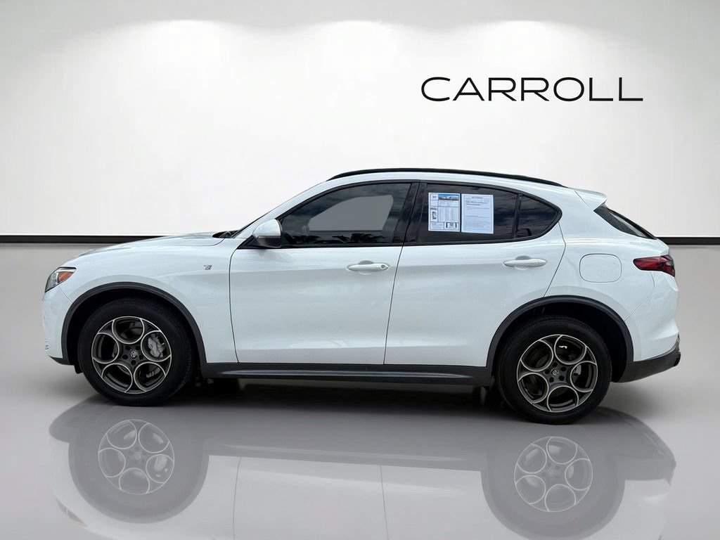 Used 2023 Alfa Romeo Stelvio Ti AWD/4WD image 6
