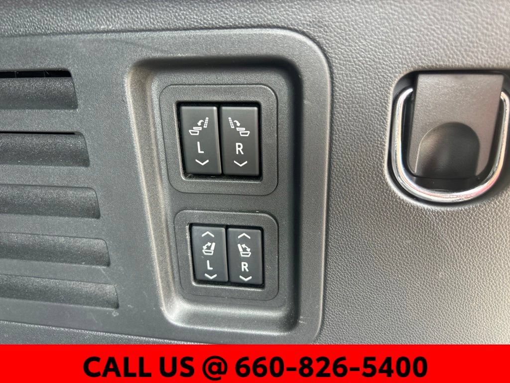 Used 2024 Chevrolet Traverse RS AWD/4WD image 13