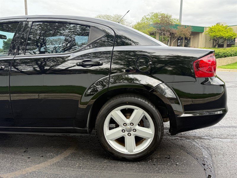 Used 2013 Dodge Avenger SE FWD image 30