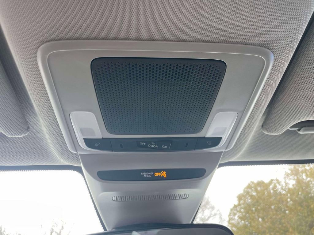 Certified 2025 Honda HR-V LX image 30