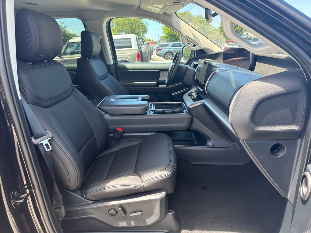 Used 2025 Ford Expedition Active RWD image 27
