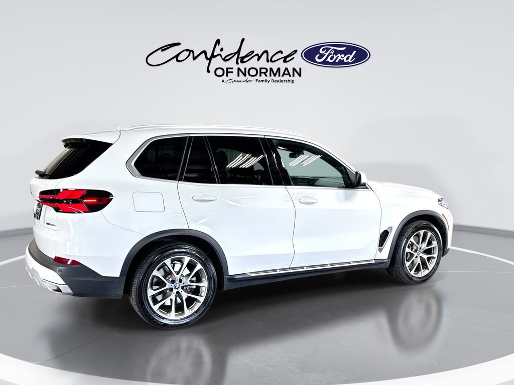 Used 2025 BMW X5 xDrive50e image 9