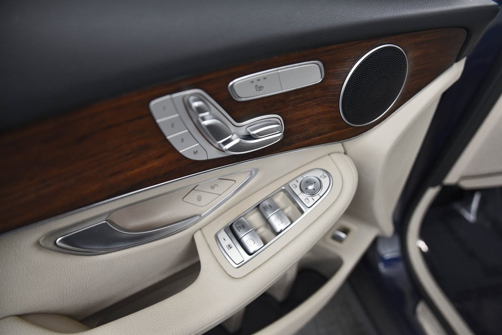 Used 2022 Mercedes-Benz GLC 300 4MATIC image 10