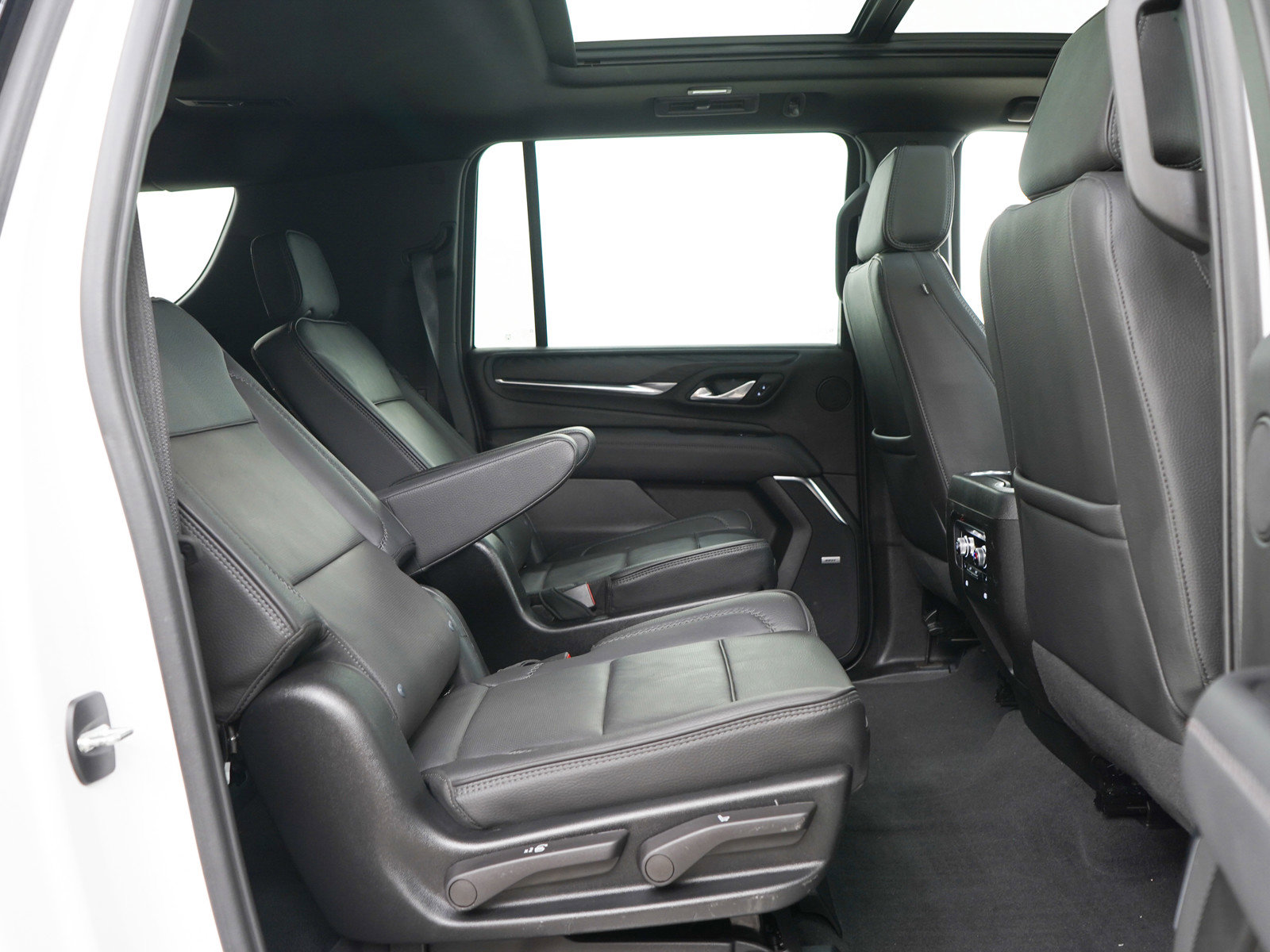 Used 2024 GMC Yukon XL Denali w/ LPO, Floor Liner Package AWD/4WD image 14