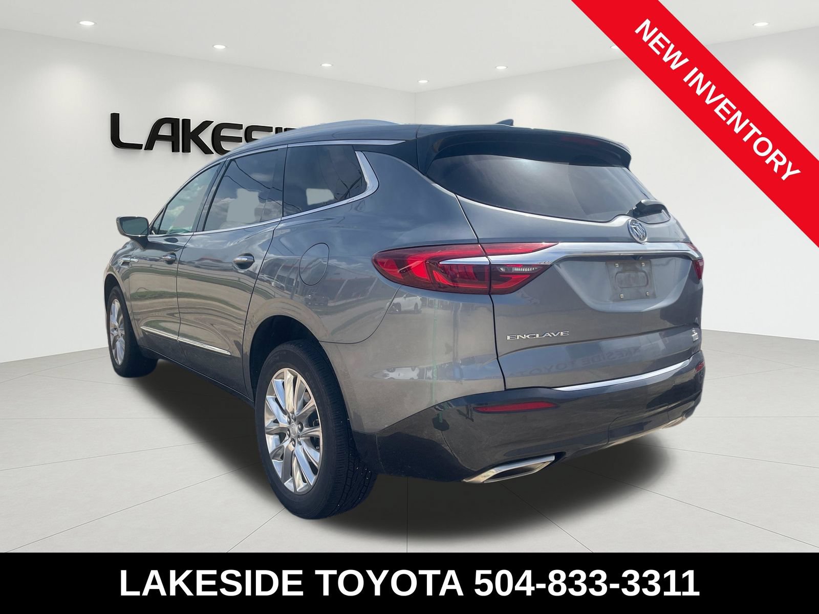 Used 2020 Buick Enclave Essence w/ Sound and Sites Package FWD image 3