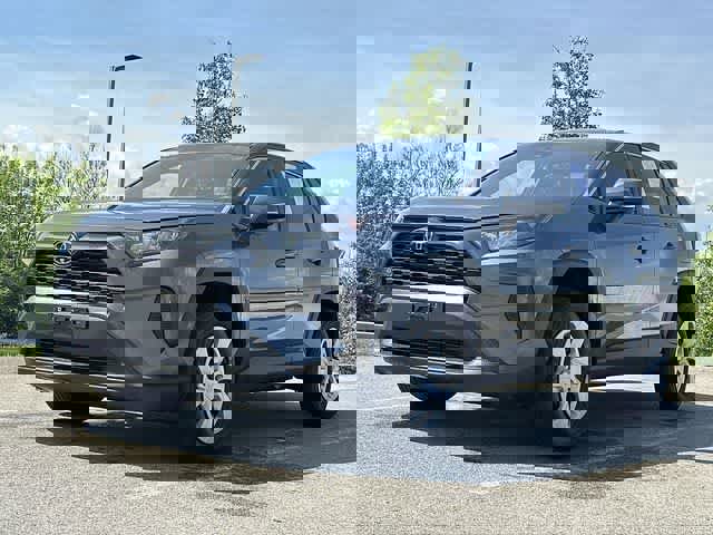 Used 2022 Toyota RAV4 LE AWD/4WD image 8