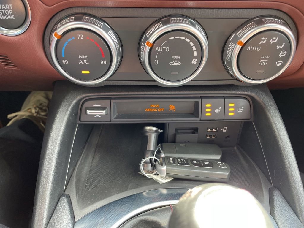 Used 2019 MAZDA MX-5 Miata RF Grand Touring w/ GT-S Package RWD image 16