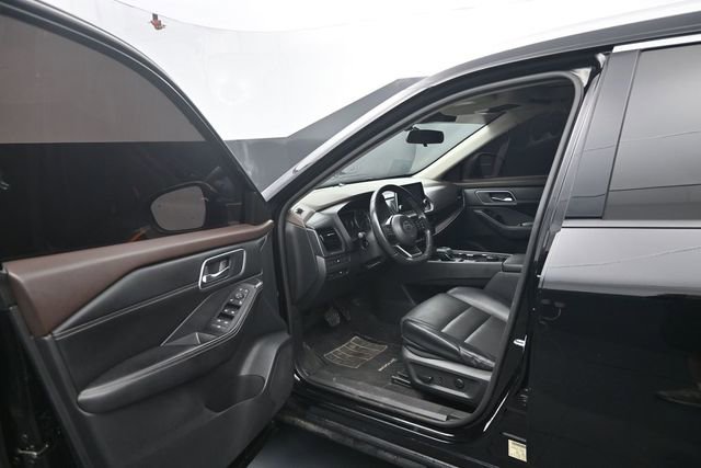 Used 2021 Nissan Rogue SV w/ Premium Package AWD/4WD image 12