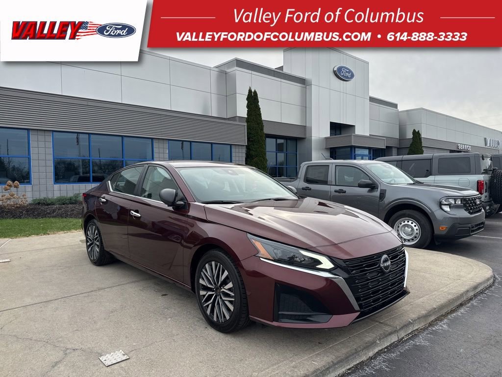 Used 2024 Nissan Altima 2.5 SV