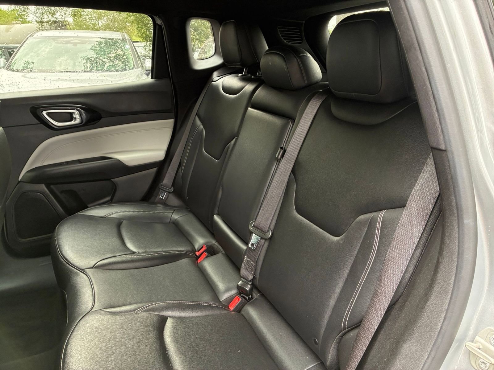 Used 2025 Jeep Compass Limited image 38