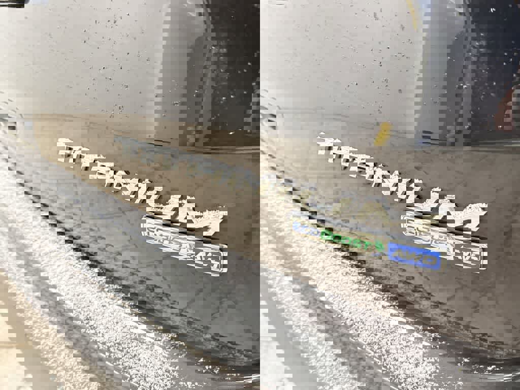 Used 2019 Ford Edge Titanium image 11