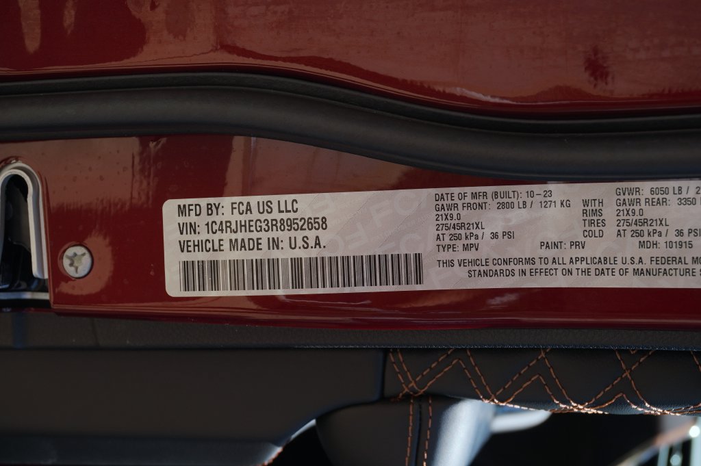 Used 2024 Jeep Grand Cherokee Summit AWD/4WD image 35