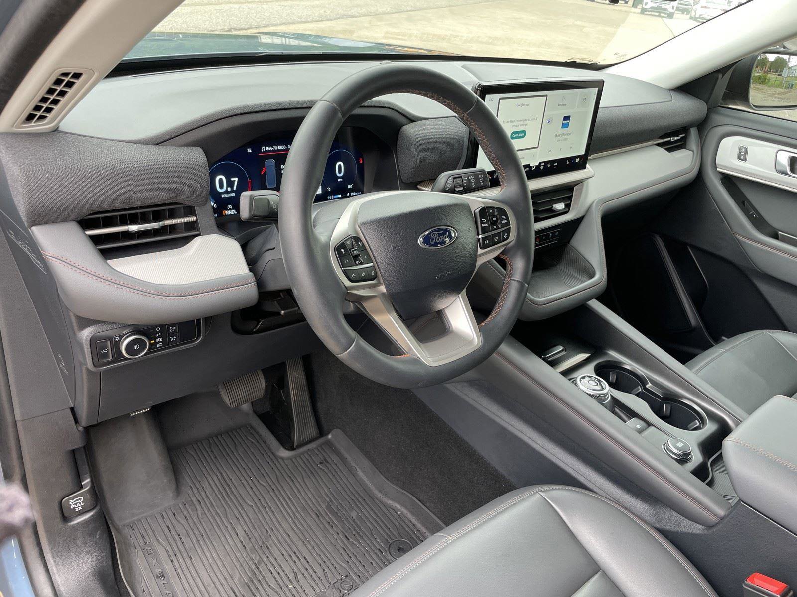 Used 2025 Ford Explorer Active w/ Active Comfort Package image 13