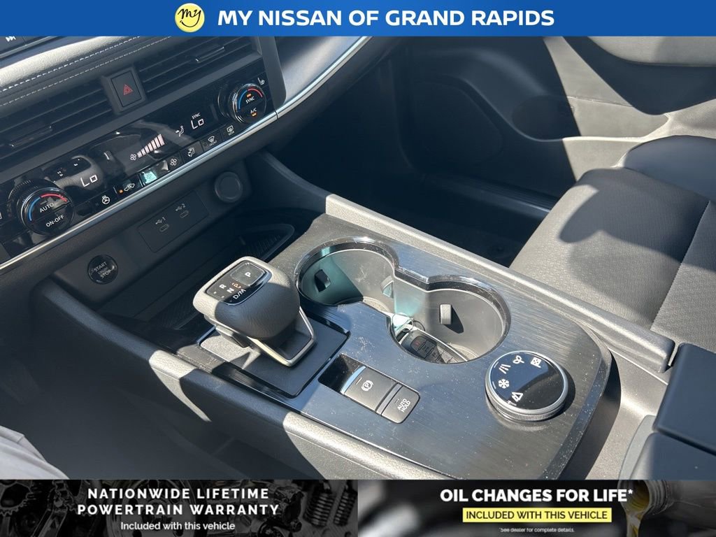New 2026 Nissan Rogue Dark Armor AWD/4WD image 18