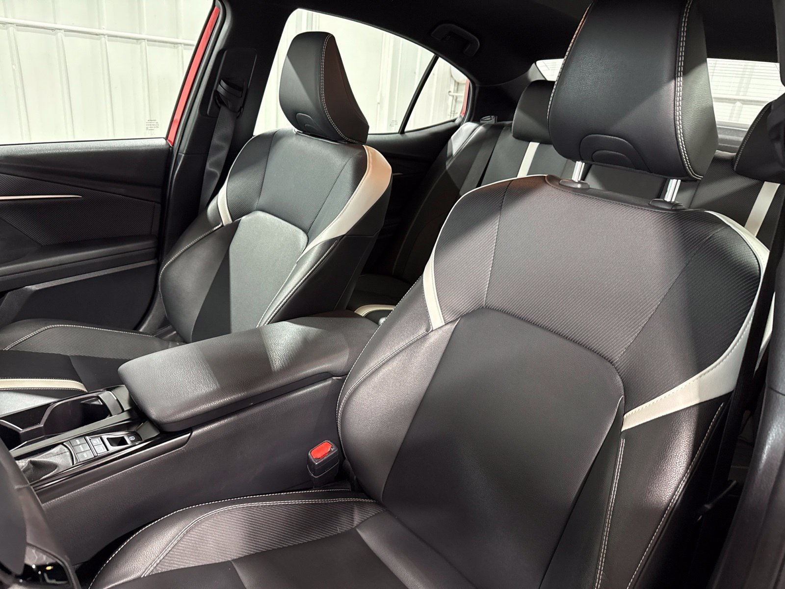 Used 2025 Toyota Camry SE FWD image 25