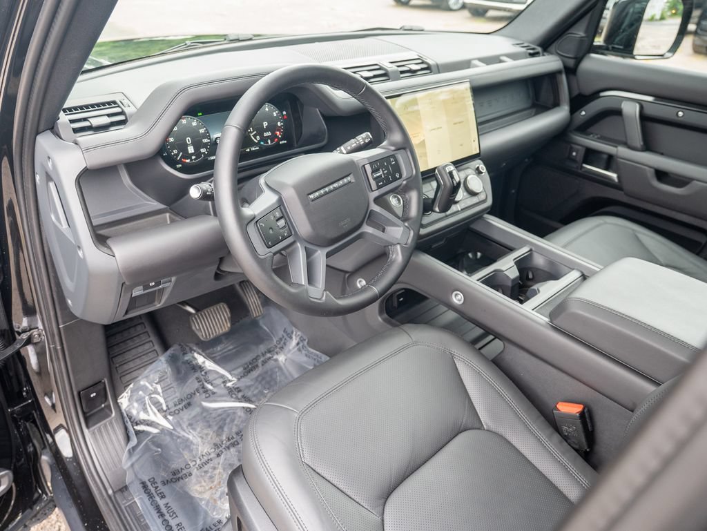 Used 2026 Land Rover Defender 110 X-Dynamic SE AWD/4WD image 12