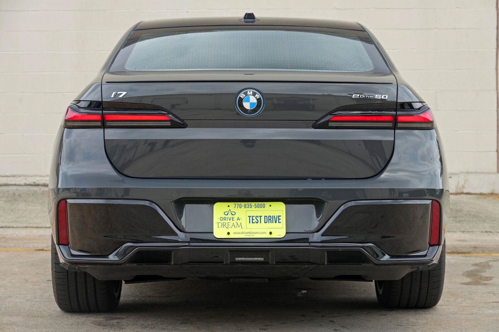 Used 2024 BMW i7 eDrive50 w/ M Sport Package RWD image 11