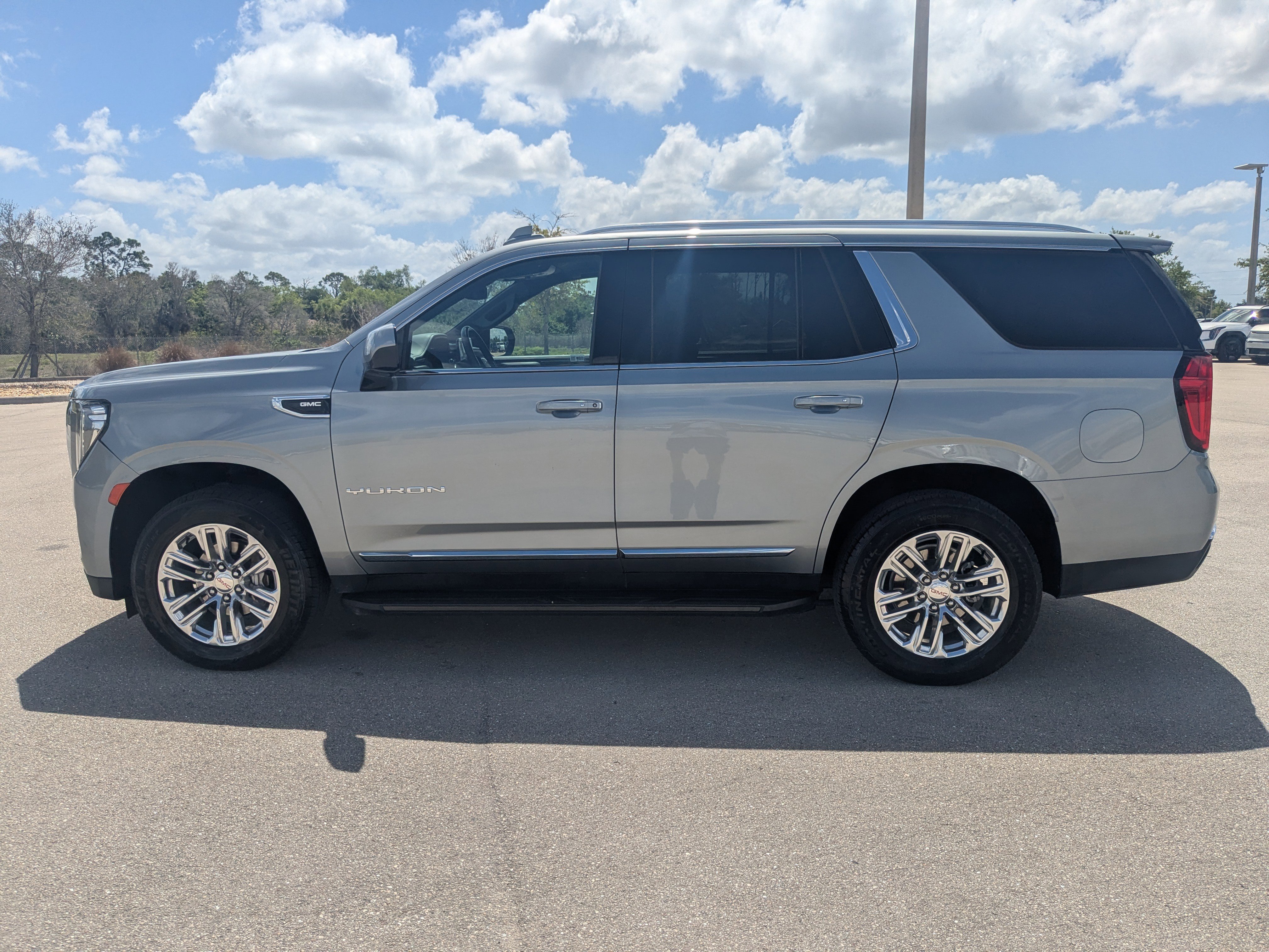 Used 2024 GMC Yukon SLT image 8