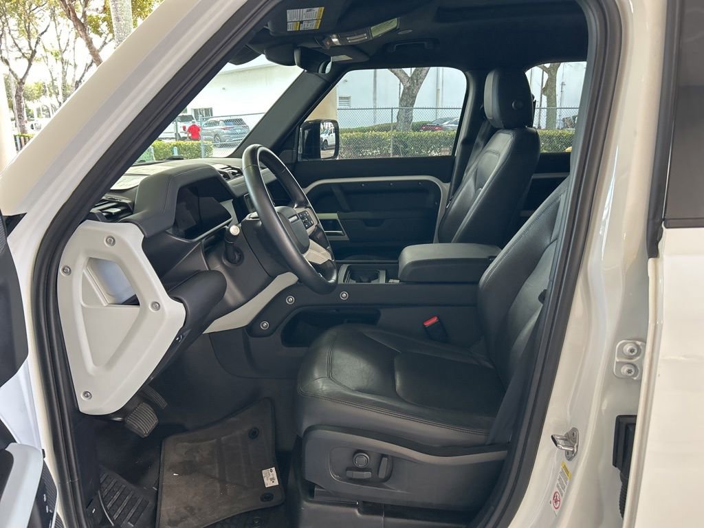 Used 2024 Land Rover Defender 110 S image 5