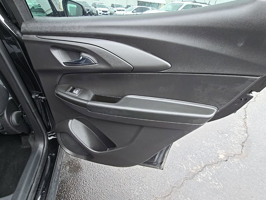 Used 2025 Chevrolet TrailBlazer LT w/ Convenience Package image 39