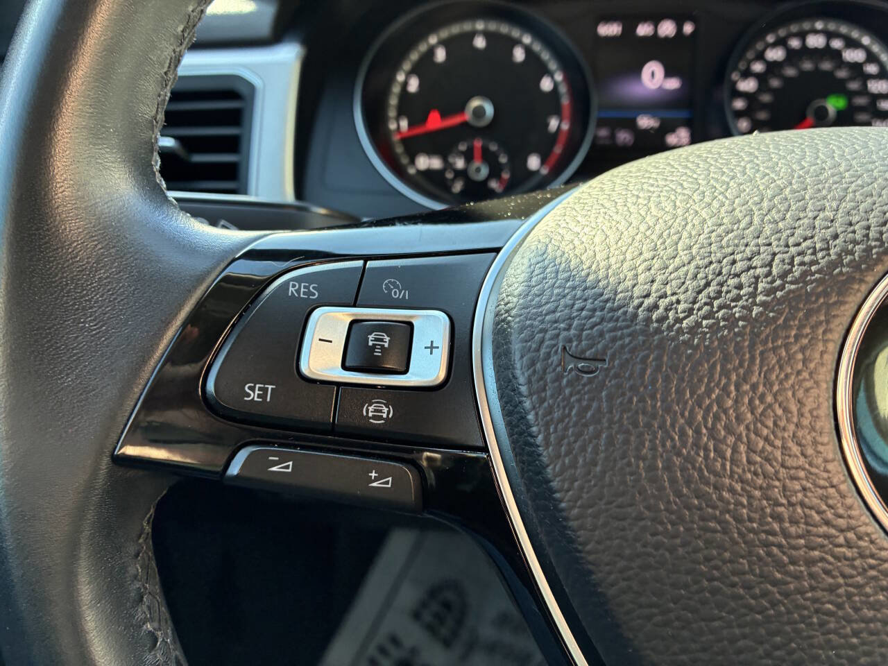 Used 2019 Volkswagen Atlas SE image 30