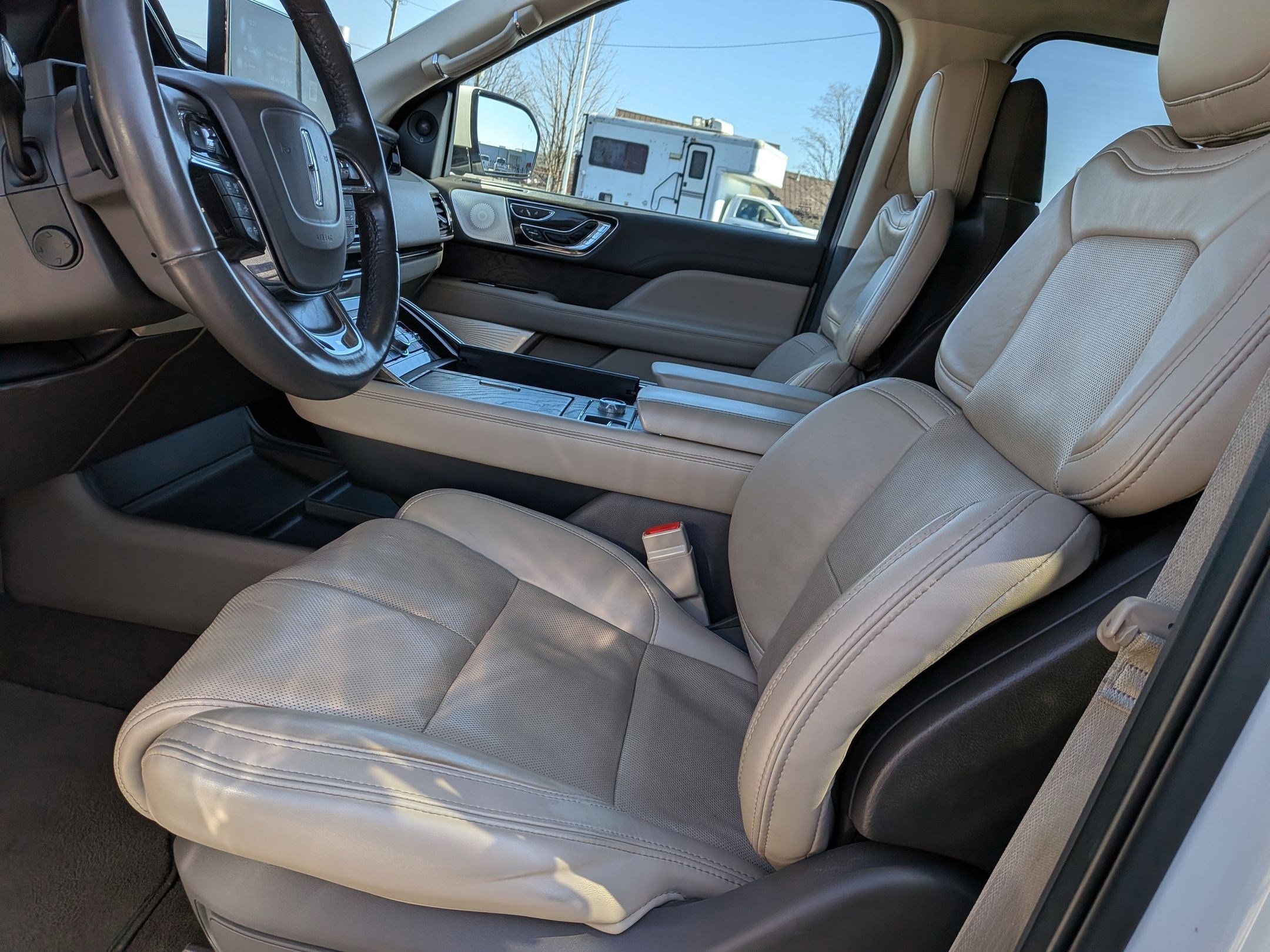 Used 2022 Lincoln Navigator Reserve AWD/4WD image 13