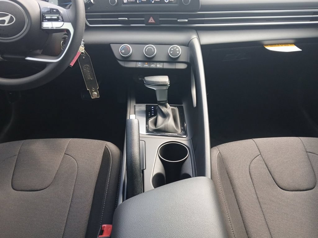 New 2026 Hyundai Elantra SE FWD image 11