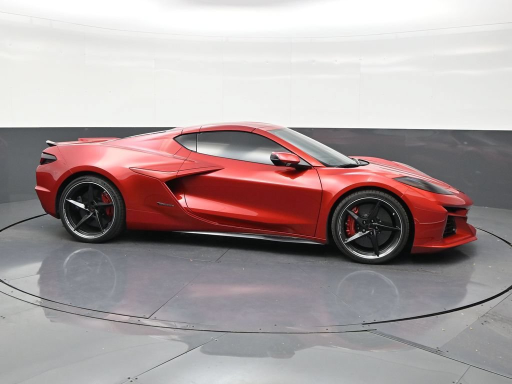 Used 2025 Chevrolet Corvette E-Ray w/ Stealth Interior Trim Package AWD/4WD image 6