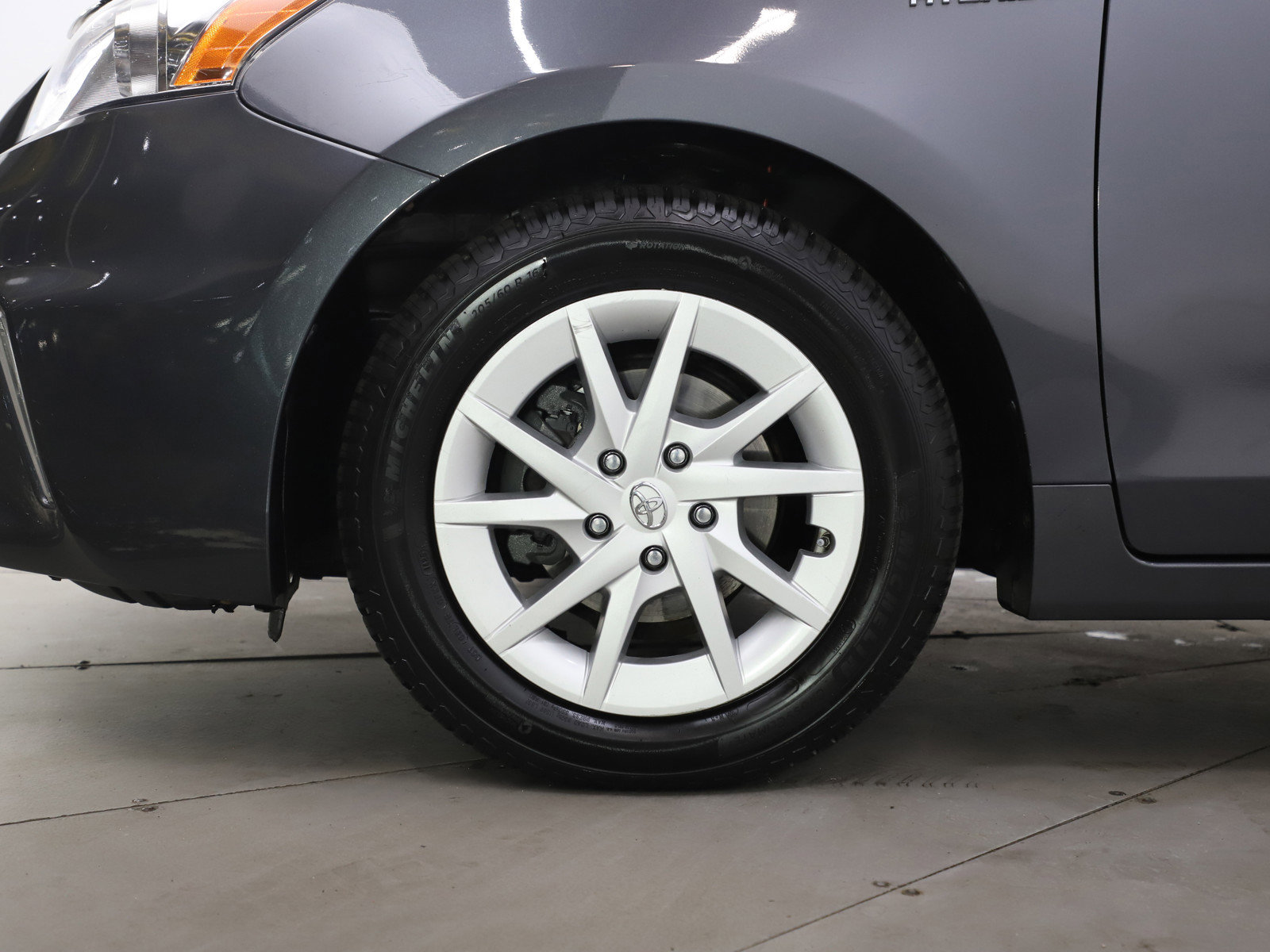 Used 2014 Toyota Prius V Three image 28