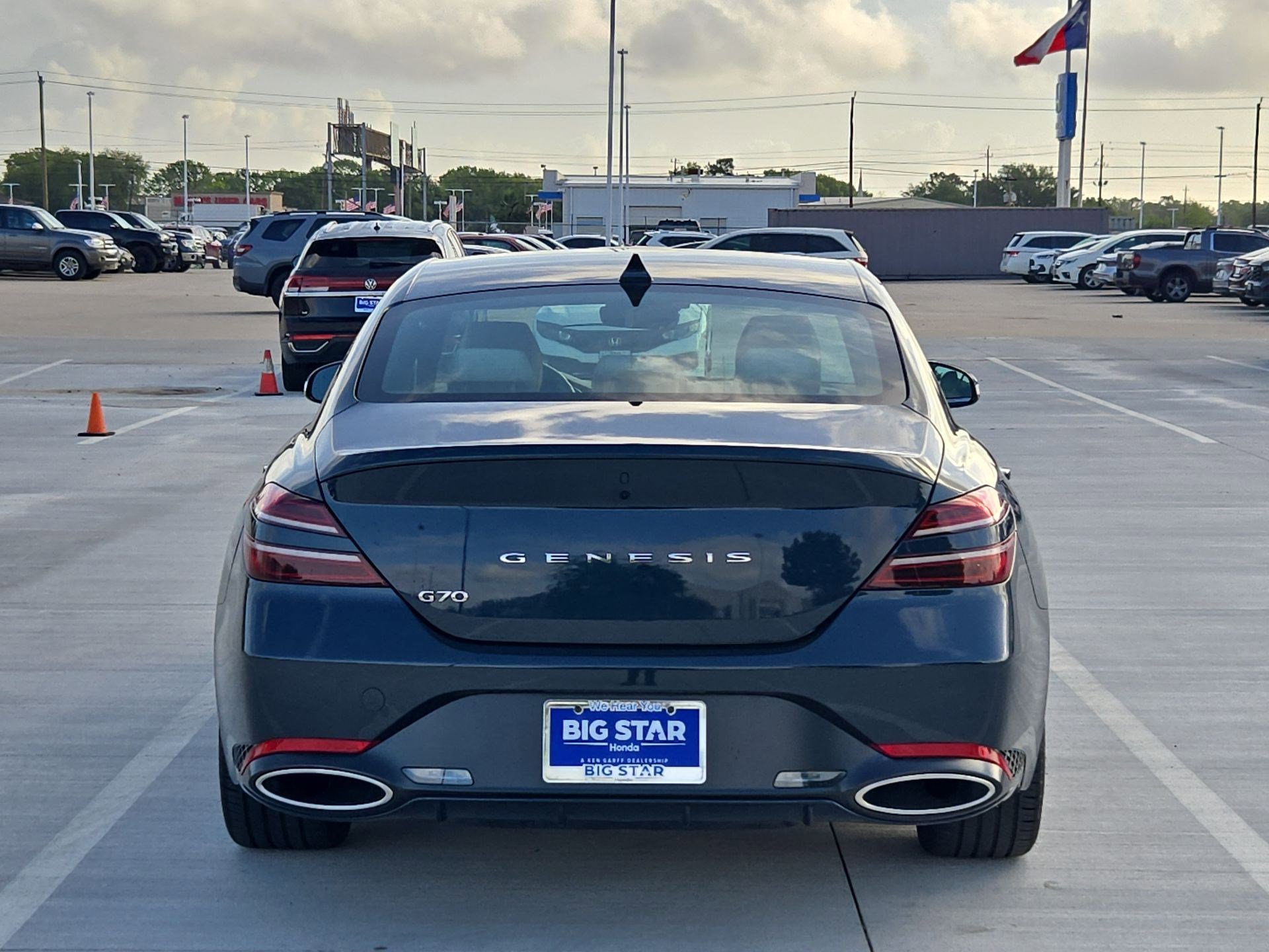 Used 2025 Genesis G70 2.5T image 5