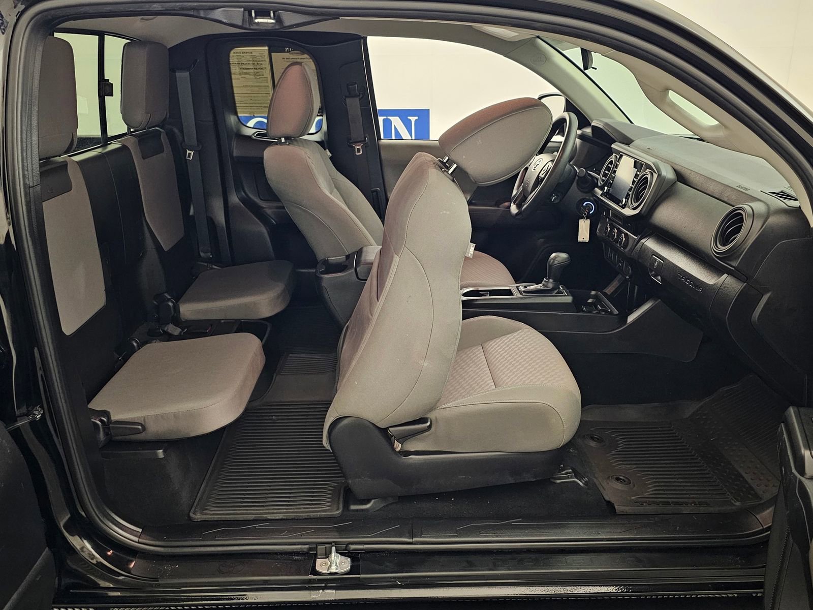 Used 2023 Toyota Tacoma SR image 31