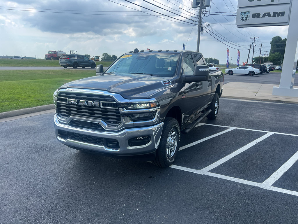 New 2025 RAM 2500 Tradesman AWD/4WD image 3